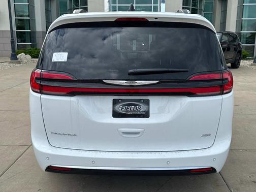 2025 Chrysler Pacifica Pinnacle