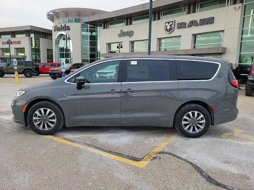 2025 Chrysler Pacifica Hybrid Select