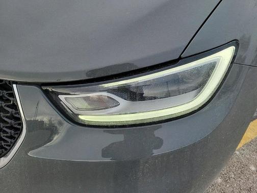 2025 Chrysler Pacifica Hybrid Select