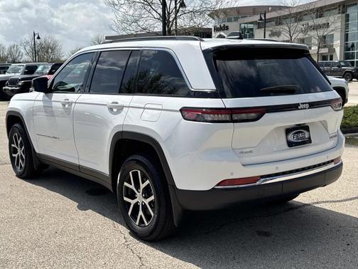 Bright White Clearcoat 2025 Jeep Grand Cherokee Limited