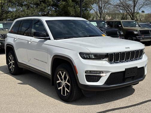 Bright White Clearcoat 2025 Jeep Grand Cherokee Limited