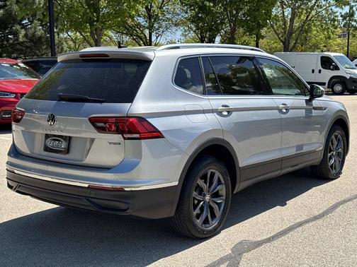 Pyrite Silver Metallic 2022 Volkswagen Tiguan 2.0T SE