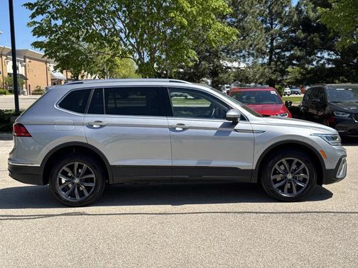 Pyrite Silver Metallic 2022 Volkswagen Tiguan 2.0T SE