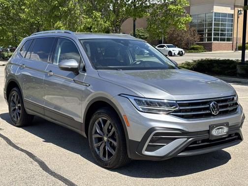 Pyrite Silver Metallic 2022 Volkswagen Tiguan 2.0T SE