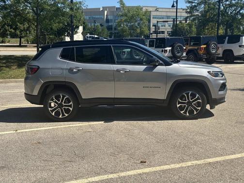 Billet Silver Metallic Clearcoat 2022 Jeep Compass Limited
