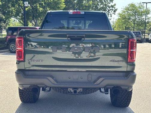 Serrano Red 2026 RAM 1500 RHO