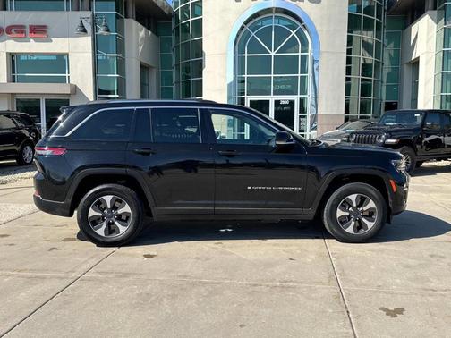 2022 Jeep Grand Cherokee 4xe Base