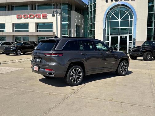 2025 Jeep Grand Cherokee Overland