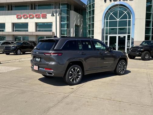 2025 Jeep Grand Cherokee Overland