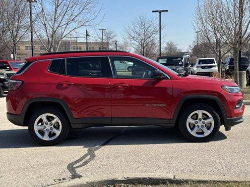 Redline Pearlcoat 2023 Jeep Compass Latitude