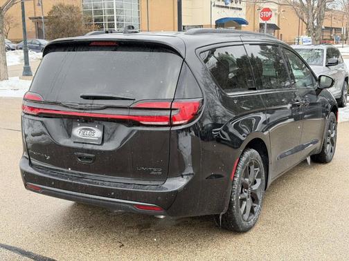 2026 Chrysler Pacifica Limited
