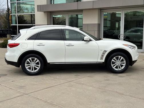 2014 INFINITI QX70 Base