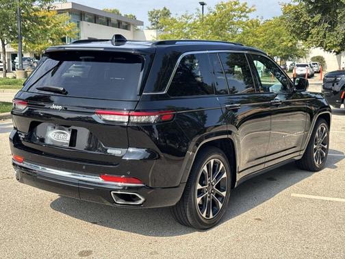 2022 Jeep Grand Cherokee Overland