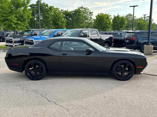 2017 Dodge Challenger SXT
