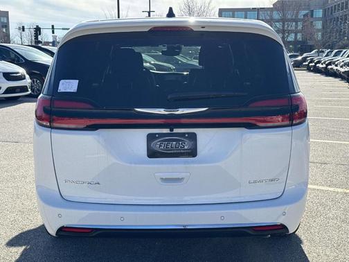 2026 Chrysler Pacifica Limited