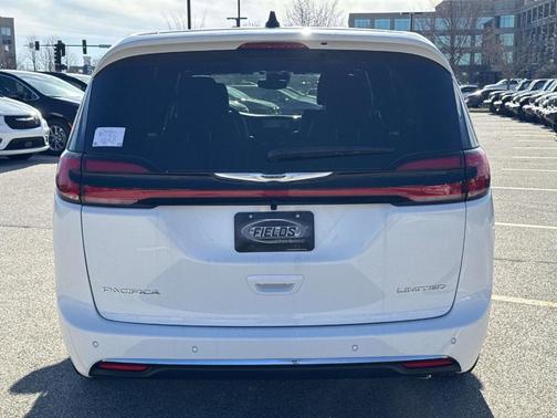 2026 Chrysler Pacifica Limited