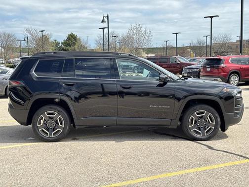 Diamond Black 2026 Jeep Cherokee LAREDO/LIMITED