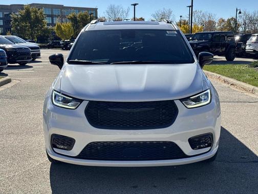 Bright White 2026 Chrysler Pacifica Select AWD