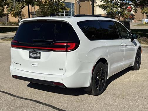 Bright White 2026 Chrysler Pacifica Select AWD