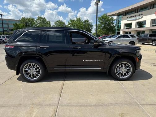 2025 Jeep Grand Cherokee Summit