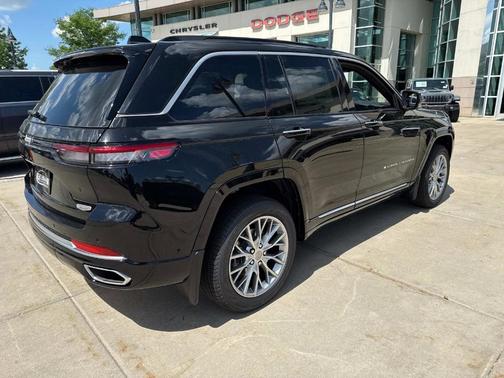 2025 Jeep Grand Cherokee Summit