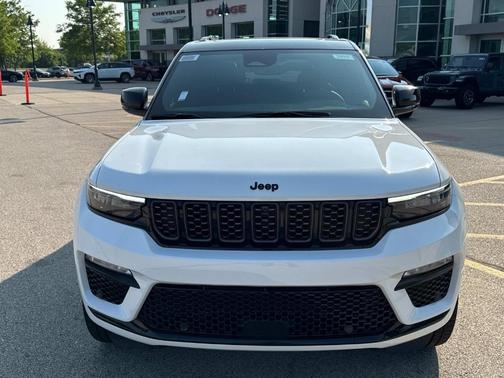 2025 Jeep Grand Cherokee Summit