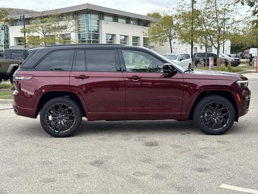 2025 Jeep Grand Cherokee Summit