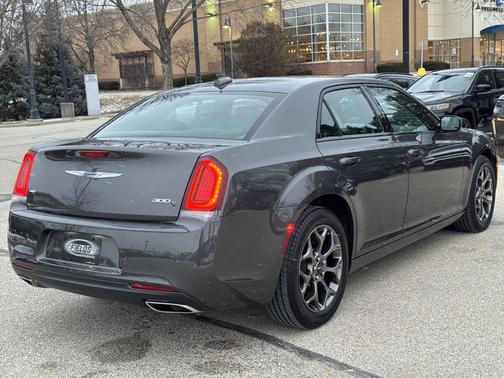 2018 Chrysler 300 S