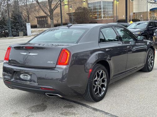 2018 Chrysler 300 S