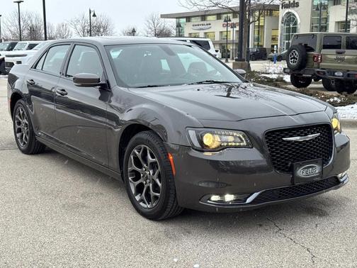 2018 Chrysler 300 S