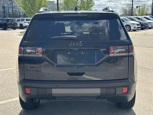Diamond Black 2026 Jeep Cherokee Overland