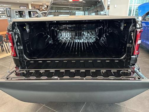 Brilliant Black 2026 RAM 1500 Big Horn