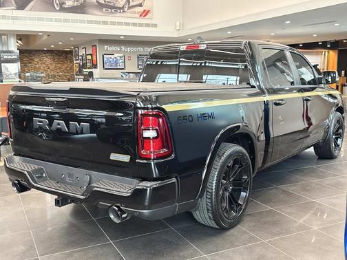 Brilliant Black 2026 RAM 1500 Big Horn