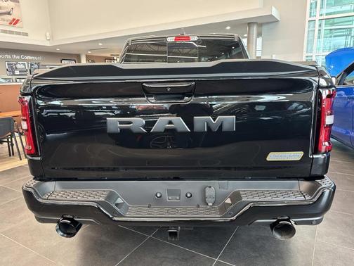 Brilliant Black 2026 RAM 1500 Big Horn