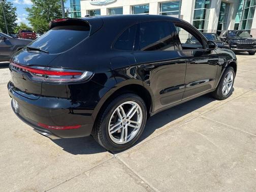 2021 Porsche Macan Base