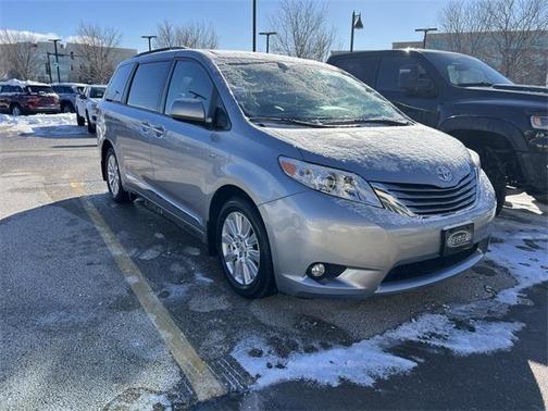 2017 Toyota Sienna 