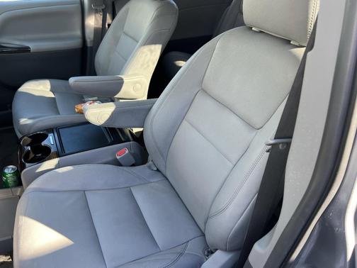 2017 Toyota Sienna XLE Premium