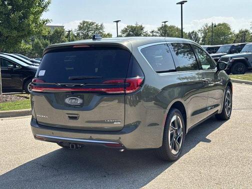 Olive Green Pearlcoat 2027 Chrysler Pacifica LIMITED