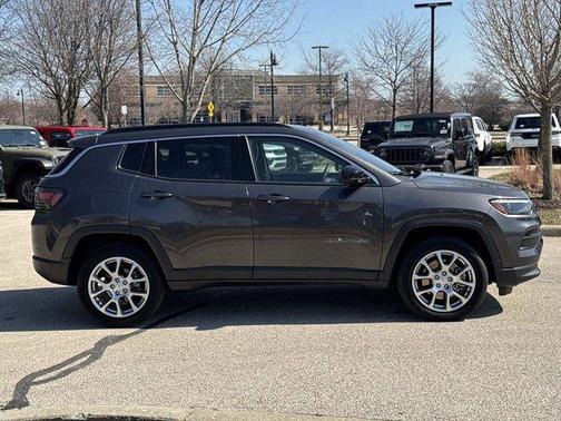 2023 Jeep Compass Latitude Lux