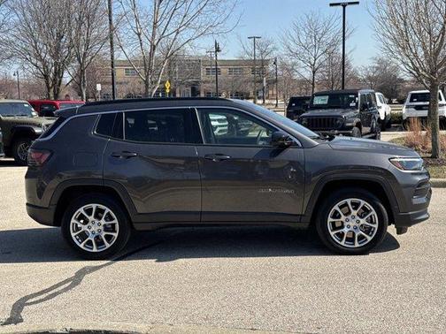 2023 Jeep Compass Latitude Lux