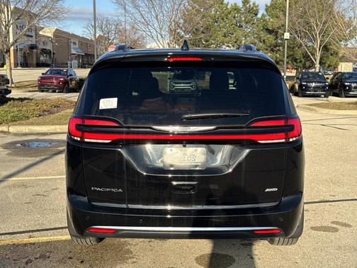 2026 Chrysler Pacifica Pinnacle AWD