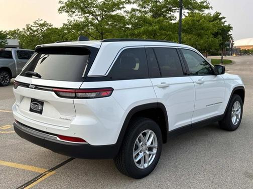 2025 Jeep Grand Cherokee Laredo