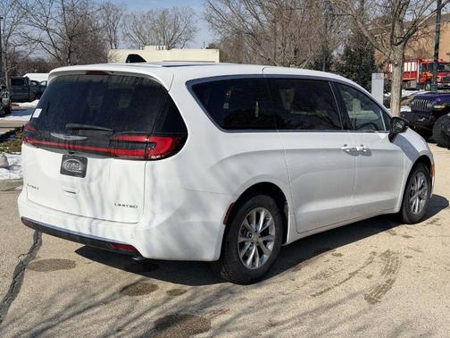 2026 Chrysler Pacifica Limited