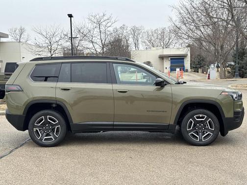 2026 Jeep Cherokee LAREDO/LIMITED