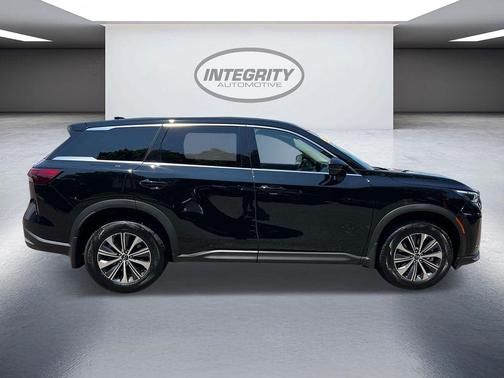 Black Obsidian 2026 INFINITI QX60 Pure