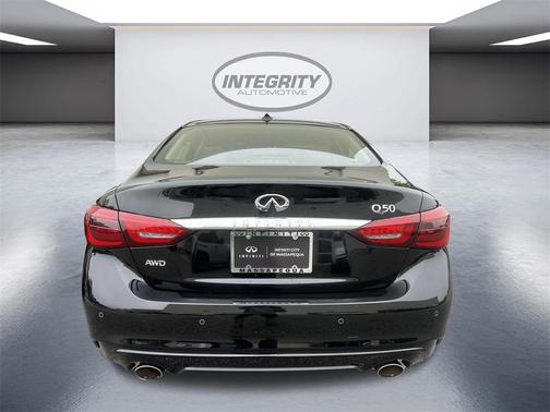 2022 INFINITI Q50 LUXE