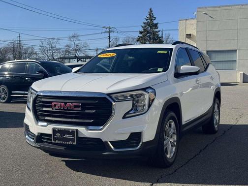 Summit White 2023 GMC Terrain SLE