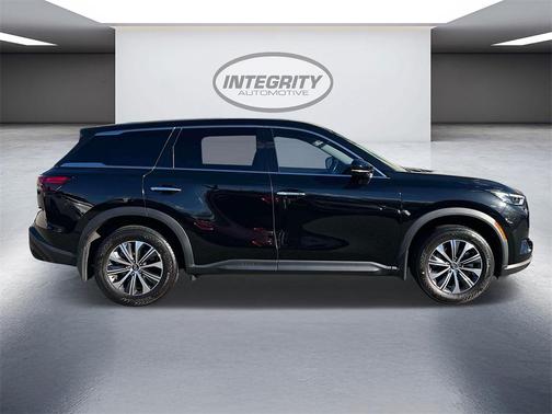 2023 INFINITI QX60 Pure