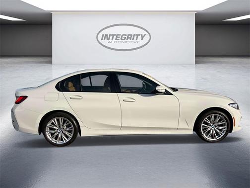 2023 BMW 330 i xDrive