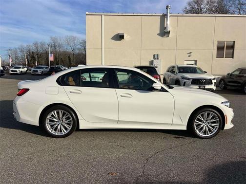 2023 BMW 330 i xDrive